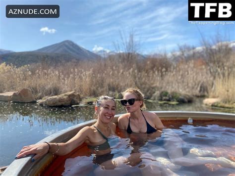 Heather Graham Sexy Poses Showing Off Her Hot Tits In A Black Bikini On