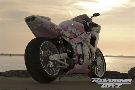 roaring_toyz-custom-yamaha-r6-pink-white_0467 | Roaring Toyz