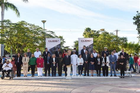 PRESIDE ALCALDE DESFILE CONMEMORATIVO AL 113 ANIVERSARIO DE LA