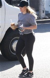 Hilary Duff S Powerful Ass In Leggings
