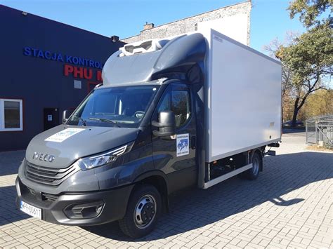 Wynajem Iveco Daily Chłodnia Izoterma Kontener Winda 8EP ŚLĄSK