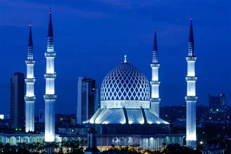 Teks Khutbah Jumat Berjudul 3 Cara Allah Memuliakan Bulan Syaban Kilat