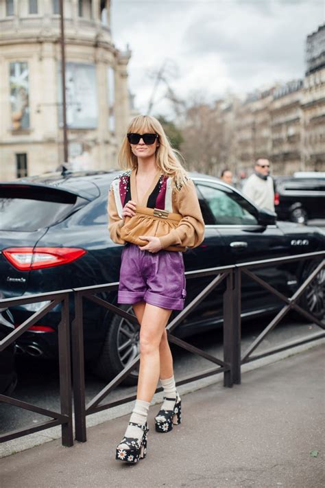 ¿cómo Llevar Shorts En Otoño Invierno Sin Morir En El Intento Glamour