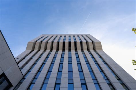 Mario Botta Filma La Torre Del Teatro Alla Scala One Listone Giordano