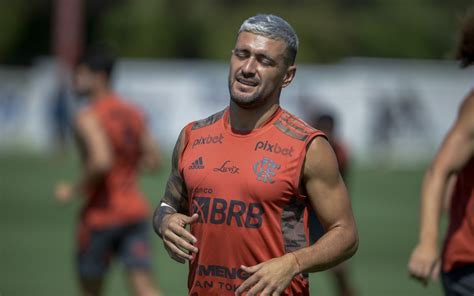 Arrascaeta é convocado pelo Uruguai e vai desfalcar o Flamengo confira