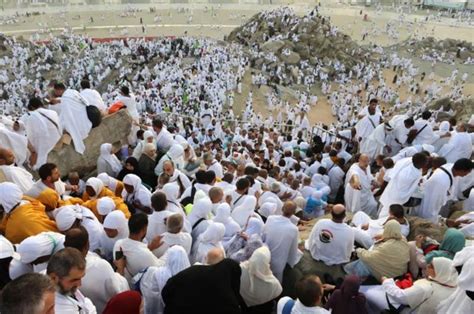 بعثة الحج العراقية تعلن اكمال الحجاج وقفة صعيد عرفة بانسيابية