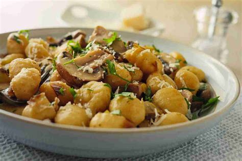 Gnocchi Di Polenta Con Funghi E Salsiccia Ricetta Top Buttalapasta