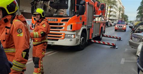 Tres personas son atendidas por inhalación de humos tras incendiarse