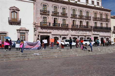 Antorchistas demandan servicios básicos protestan en Palacio de