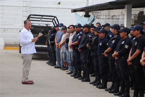 El Heraldo De Tuxpan Uniformes De Calidad Y Seguro De Vida A Polic As