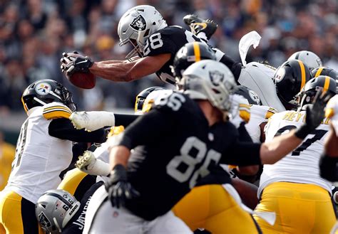 Raiders Surprise Steelers On Last Minute Td