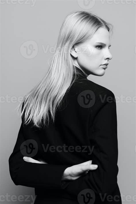 Studio Fashion Photography Poses
