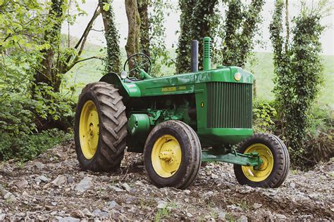 John Deere Model R Classic Tractor Collection