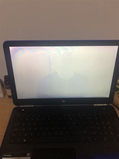my screen goes white and all functions stop while using the - HP