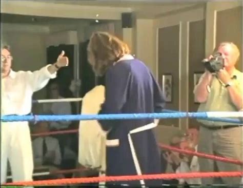 Naked Boxing
