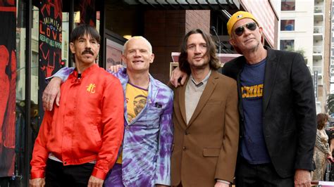 Red Hot Chili Peppers To Receive Global Icon Award At VMAs IHeart