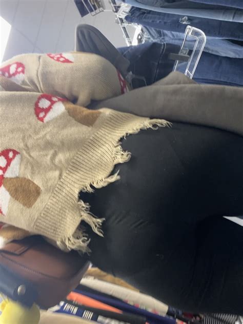 Hot Vpl On Sexy Ass Shopping In Leggings Oc Spandex Leggings