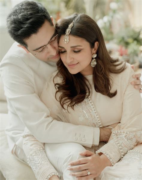 Finally Parineeti Chopra Raghav Chadha Exchanged Rings SEE