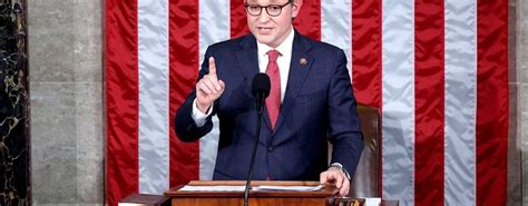 L obsession du président Mike Johnson pour le sexe gay Gay Pride