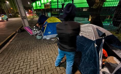 Bruno Mars em Curitiba fãs acampam para garantir ingressos