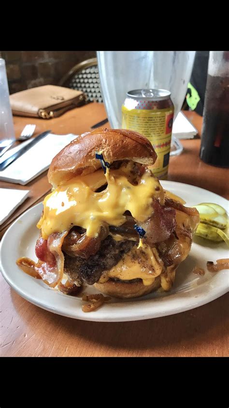Annie’s Parlour – Minneapolis / Bacon Double Cheeseburger - Burger Reviews