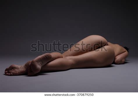 Back Butt Naked Women Dark Background стоковая фотография