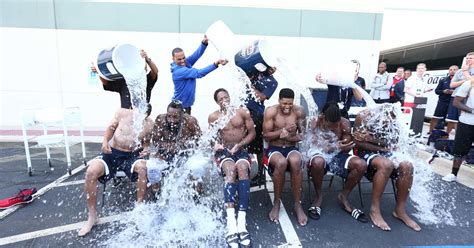 Ice Bucket Challenge Fails Video Cbs Detroit