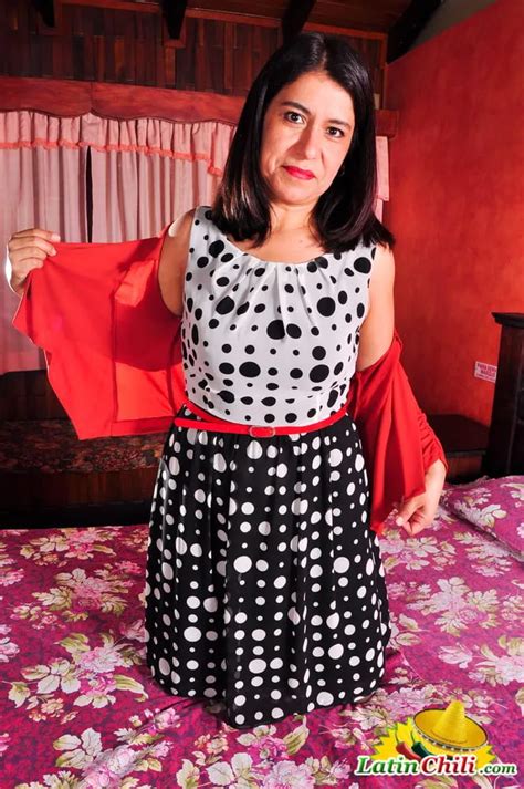 Mature Latina Lady Striptease Pics Xhamster
