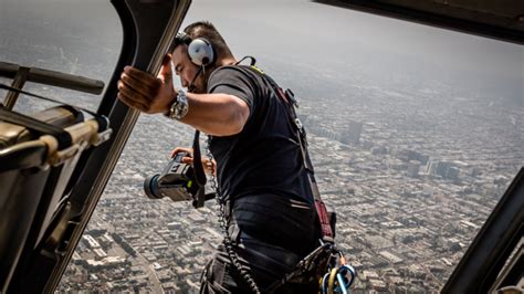 This Guy Shoots Mp Aerial Photos While Hanging Out Of A Helicopter