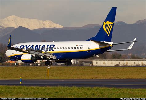 EI DWC Ryanair Boeing 737 8AS WL Photo By Roberto Bianchi Piti