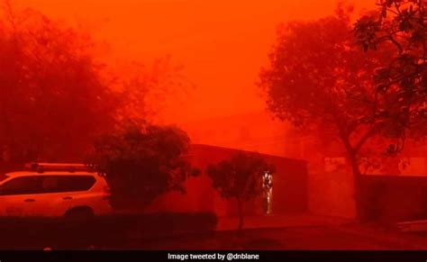 Massive Sandstorm Sweeps Over Niger Capital Paints Sky Red In Dramatic