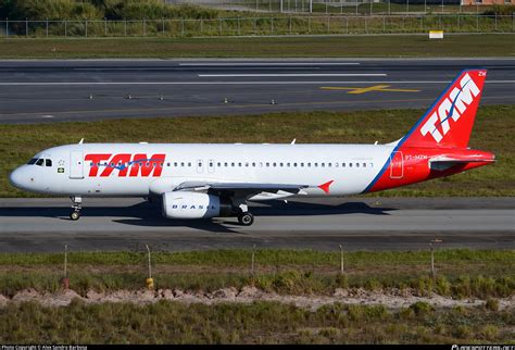 PT MZW TAM Linhas Aéreas Airbus A320 232 Photo by Alex Sandro Barbosa