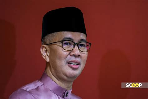 Tengku Zafrul Cannot File Affidavit To Correct Zahids Claims On Najib