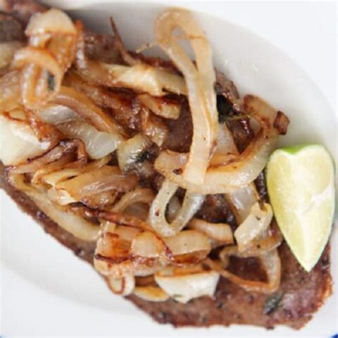 Bistec Encebollado Delicioso Plato Para Un Almuerzo En Familia El