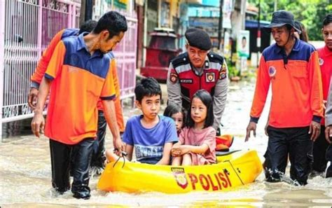 Banjir Di Tebing Tinggi Kemensos Langsung Gerak Cepat Salurkan