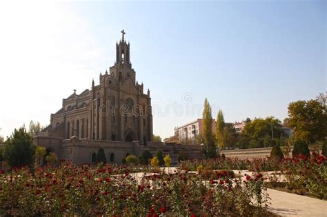 Igreja Da Catedral De Catolic Em Tashkent Usbequist O Foto Editorial