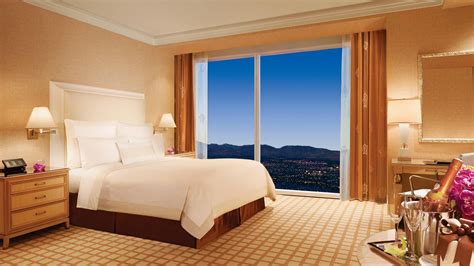 Wynn Deluxe Panorama Room | Vegas hotel, Luxury hotel room, Las vegas ...