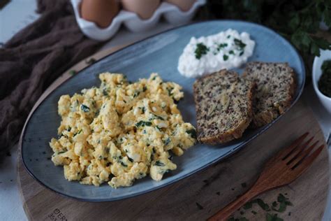 Protein Frühstück Rührei mit Hüttenkäse Wiewowasistgut