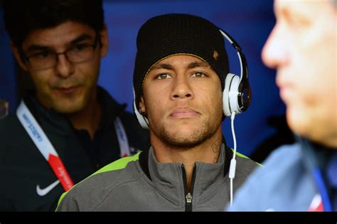 PSG Star Neymar kündigt Brasilien Rückkehr an