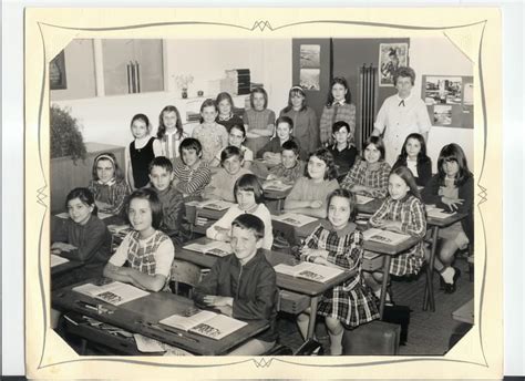 Photo De Classe CM2 De 1968 Ecole Le Chene Brunoy Copains D Avant