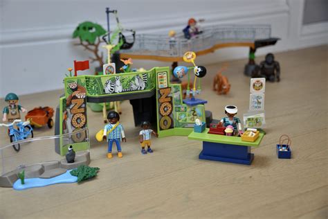 PlayMobil Family Fun Large City Zoo