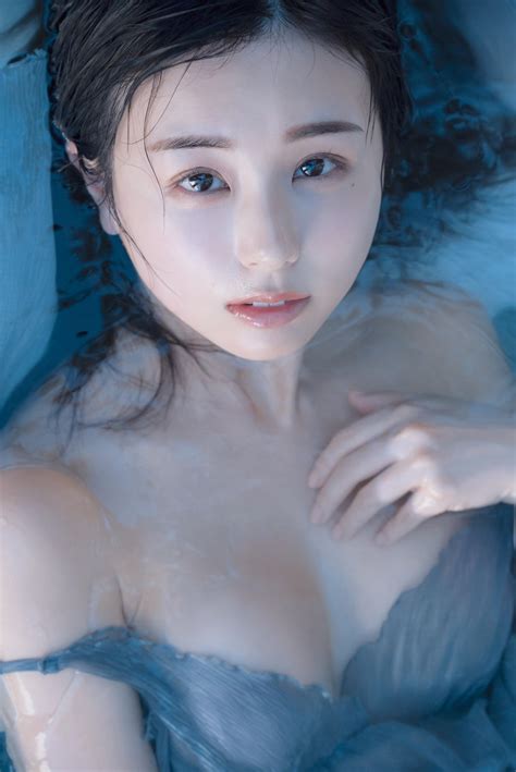 インスタフォロワー117万人！「snsのフェチ天使」くりえみ待望の3rd写真集『革命家』2月14日 火 発売！発売を記念して、バレンタイン