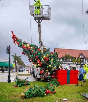 West Palm Beach weather forecast: Wind, rain continue to pound county