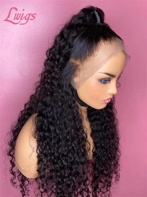 Natural Pre Plucked Hairline Human Hair Wigs Wavy Curls Lace Frontal