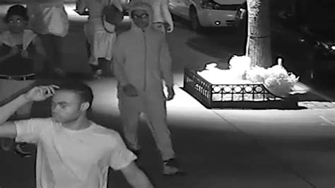 Police Looking For Suspects Who Threatened Robbed Man On Upper West