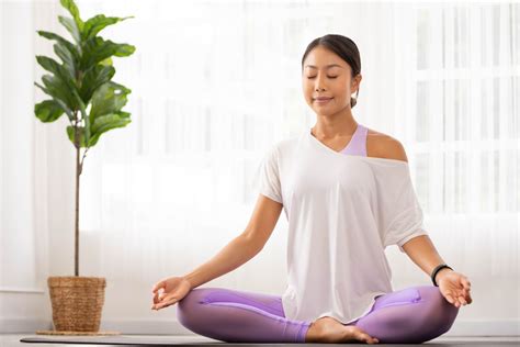 Foto 3 Rekomendasi Pose Yoga Untuk Menenangkan Pikiran Dan Kurangi
