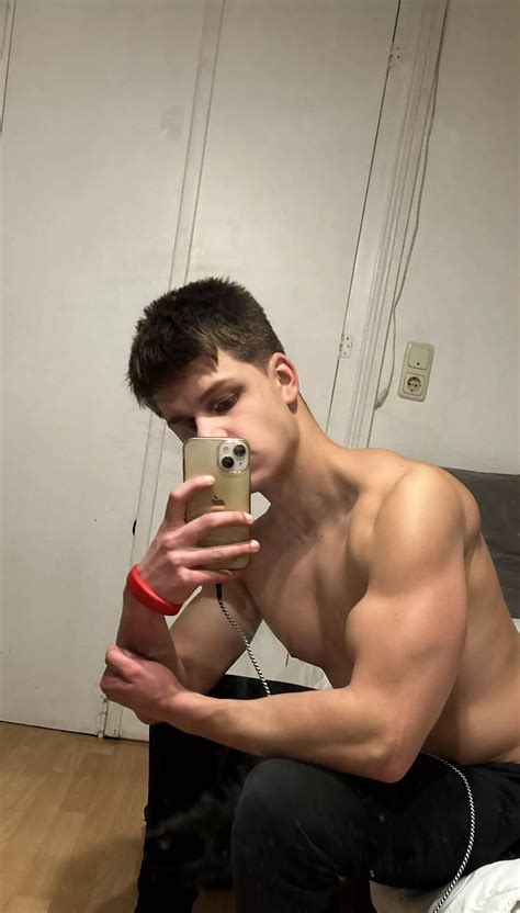 19M Just Finished My Workout Nudes Forearmporn NUDE PICS ORG