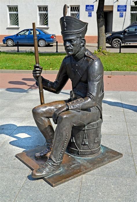 Chernyakhovsk Rusia Monumento A Los Soldados Del Ej Rcito Imperial