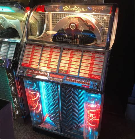 Wurlitzer Jukebox Select Restored Fiftiesstore