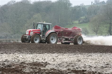 Dont Miss An Opportunity To Spread Lime On Your Land Agrilandie